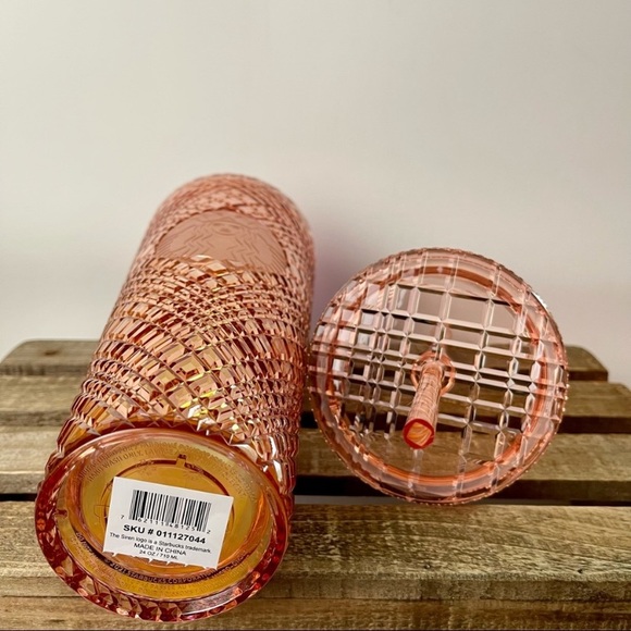 Starbucks Tumber- 2021 Holiday Limited Edition - Picture 2 of 4